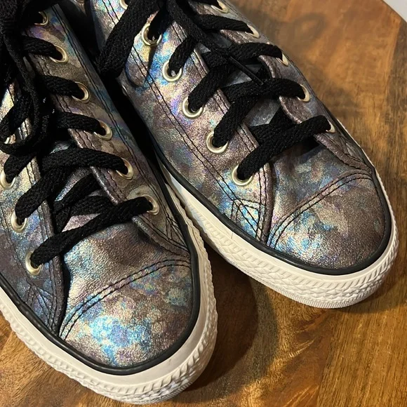 Converse Iridescent Low-Top Sneakers - Picture 2 of 6